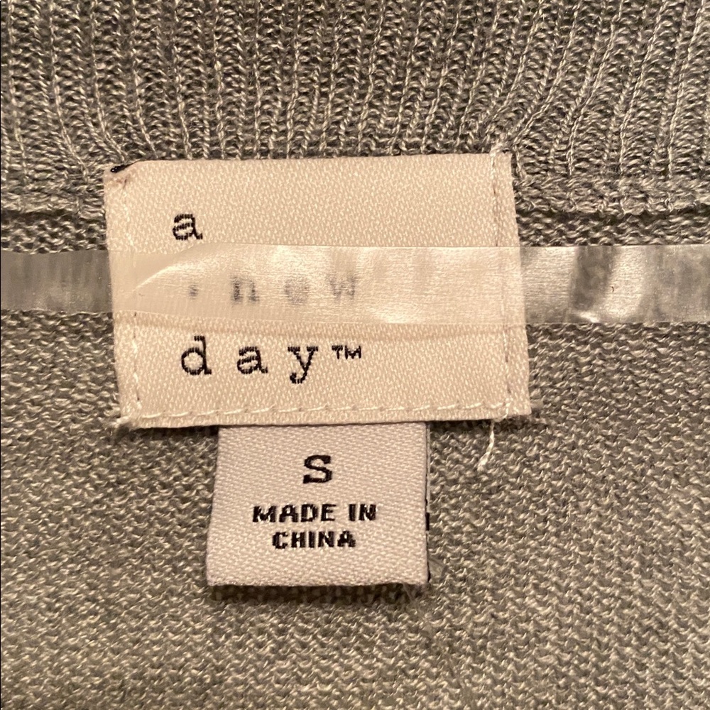 A New Day Gray Open Front Cardigan…size S - Picture 4 of 6